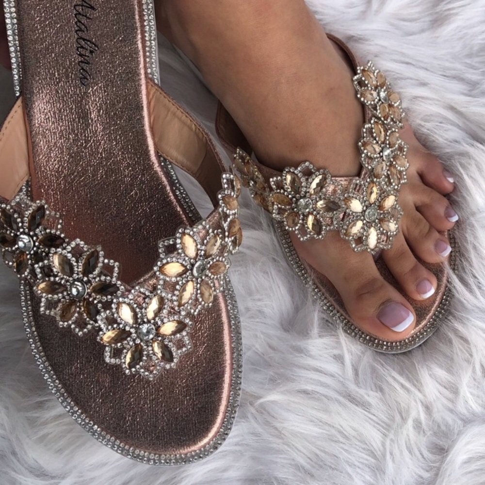 New! Verano Champagne Thong Wedge Sandal - Picture 4 of 10